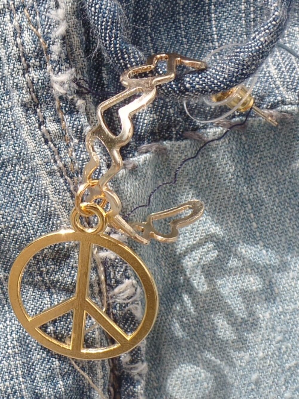 Hand Crafted HEART & PEACE Sign Hoop Earrings - Picture 5 of 6